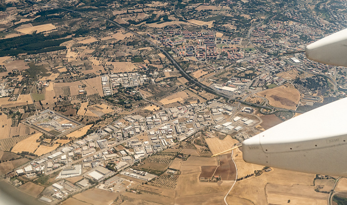 Latium Viterbo: Industriegebiet Poggino, Strada statale 675 Umbro-Laziale 2017-07-15 Flug AZA437 München Franz Josef Strauß (MUC/EDDM) - Rom-Fiumicino (FCO/LIRF) Luftbild aerial photo