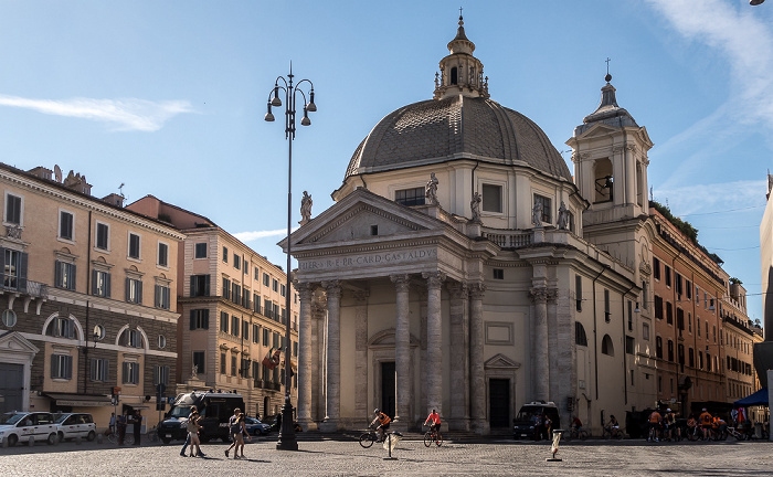 Piazza del Popolo: Basilica di Santa Maria in Montesanto Rom