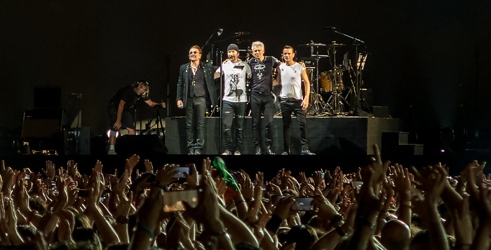 Stadio Olimpico (Olympiastadion): U2 (+ Noel Gallagher’s High Flying Birds) Rom U2: The Edge (David Howell Evans), Bono (Paul David Hewson), Adam Clayton und Larry Mullen jr
