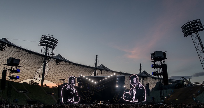 Olympiastadion: Robbie Williams (+ Erasure) München Minnie the Moocher