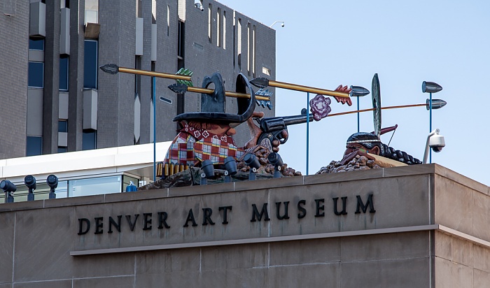 Denver Art Museum: Shoot Out (von Red Grooms) Denver