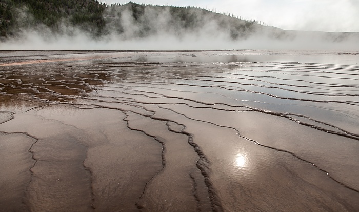 Yellowstone National Park Midway Geyser Basin: Grand Prismatic Spring