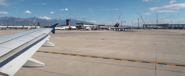 Salt Lake City International Airport 2017-08-25 Flug DAL1873 Salt Lake City (KSLC) - Seattle/Tacoma (KSEA) Wasatch Range