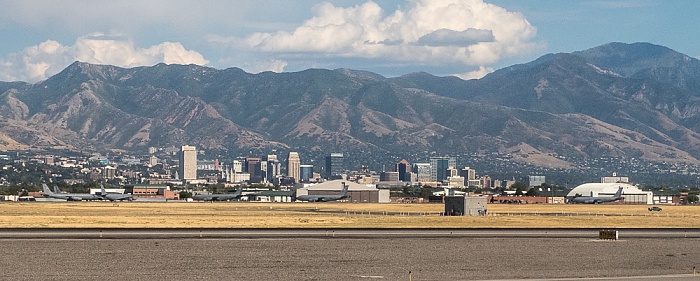 Salt Lake City International Airport, Downtown (City Center) 2017-08-25 Flug DAL1873 Salt Lake City (KSLC) - Seattle/Tacoma (KSEA) Wasatch Range