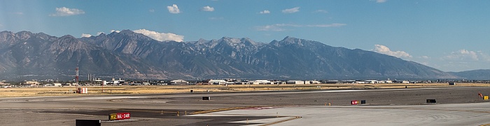 Salt Lake City International Airport 2017-08-25 Flug DAL1873 Salt Lake City (KSLC) - Seattle/Tacoma (KSEA) Wasatch Range