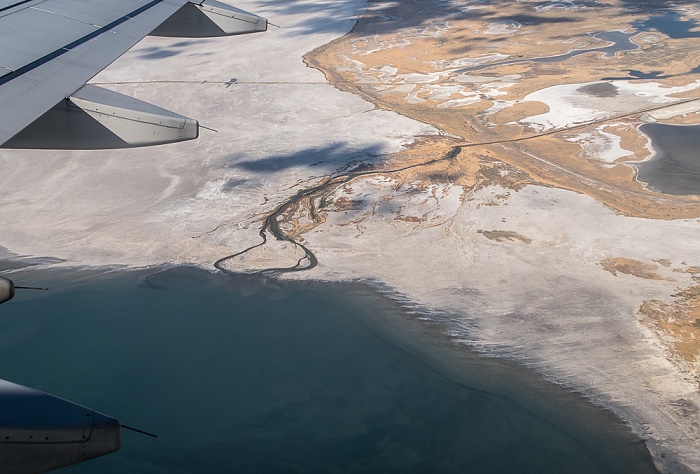 Utah Salt Lake County: Great Salt Lake 2017-08-25 Flug DAL1873 Salt Lake City (KSLC) - Seattle/Tacoma (KSEA) Luftbild aerial photo