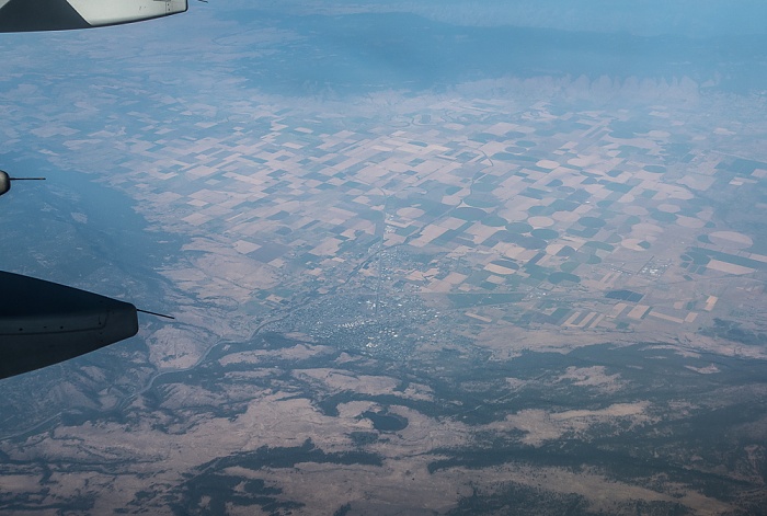 Oregon Union County: La Grande, Grande Ronde River 2017-08-25 Flug DAL1873 Salt Lake City (KSLC) - Seattle/Tacoma (KSEA) Luftbild aerial photo