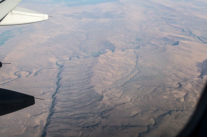 Washington Yakima County: Umtanum Creek 2017-08-25 Flug DAL1873 Salt Lake City (KSLC) - Seattle/Tacoma (KSEA) Yakima River Luftbild aerial photo