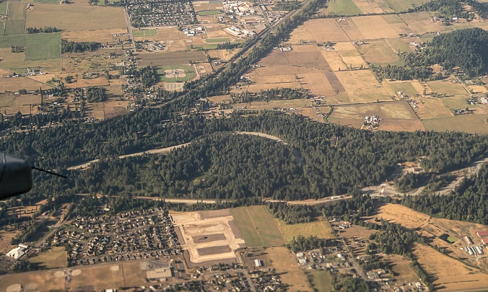 Washington Pierce County / King County (v.u.): Buckley, White River, Enumclaw 2017-08-25 Flug DAL1873 Salt Lake City (KSLC) - Seattle/Tacoma (KSEA) Luftbild aerial photo