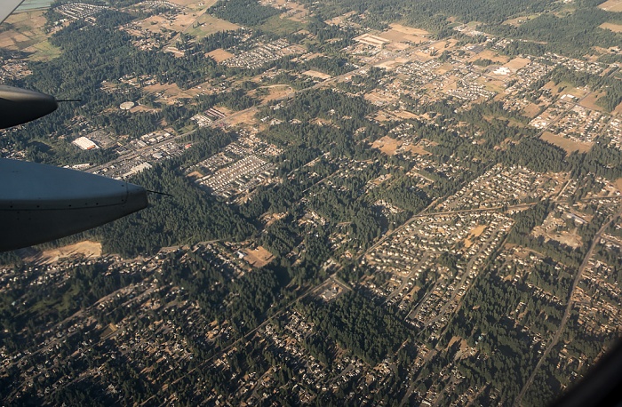 Washington Pierce County: Bonney Lake 2017-08-25 Flug DAL1873 Salt Lake City (KSLC) - Seattle/Tacoma (KSEA) Luftbild aerial photo