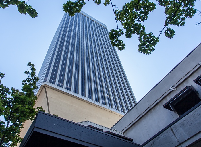 Downtown Seattle: 5th Avenue - Rainier Tower Seattle