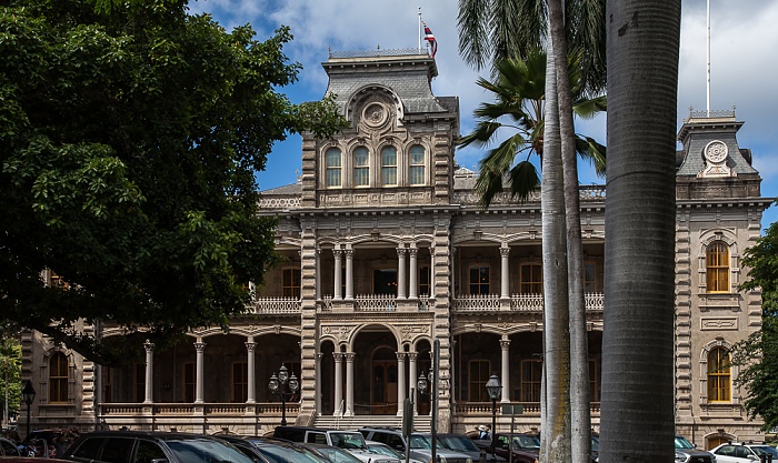 Downtown Honolulu: Hawaii Capital Historic District - Iolani Palace Honolulu