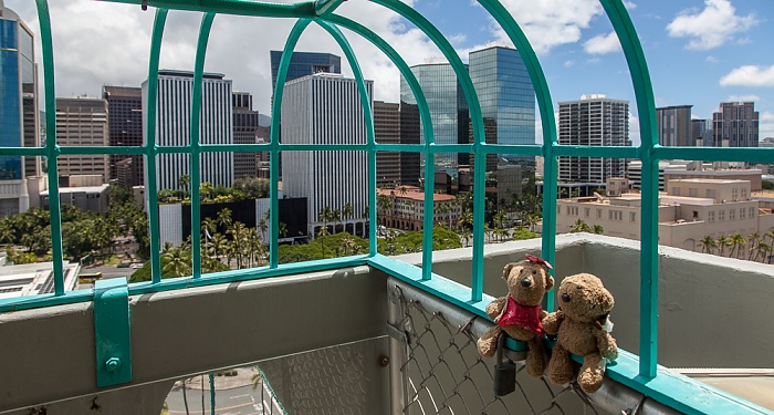 Downtown Honolulu: Aloha Tower - Teddine und Teddy