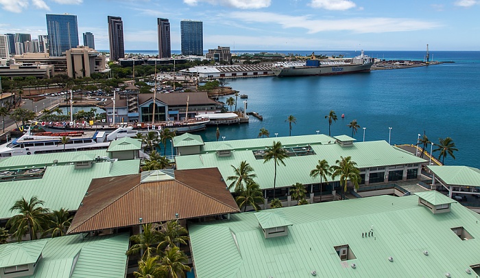 Blick vom Aloha Tower: Aloha Tower Marketplace, Honolulu Harbor, Pazifik Honolulu