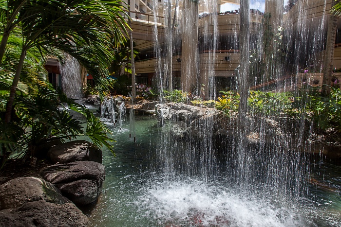 Honolulu Hyatt Regency Waikiki Beach Resort and Spa: Indoor-Wasserfall