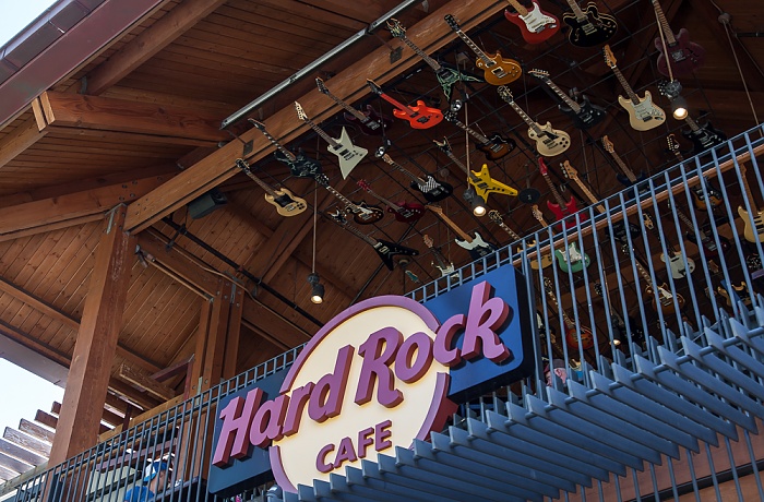 Honolulu Waikiki: Beach Walk - Hard Rock Cafe