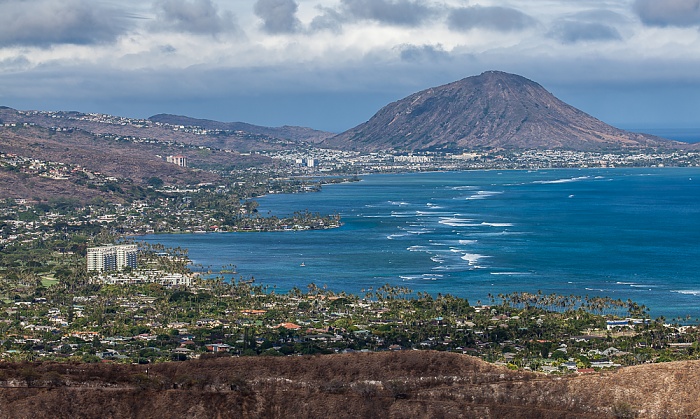 Blick vom Diamond Head: Maunalua Bay (Pazifik) und Hawaii Kai mit Koko Crater Honolulu
