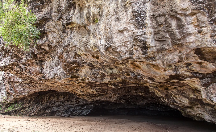 Hanalei Maniniholo Dry Cave