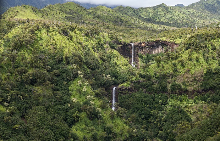 Blick aus dem Hubschrauber: Wasserfälle Kauai