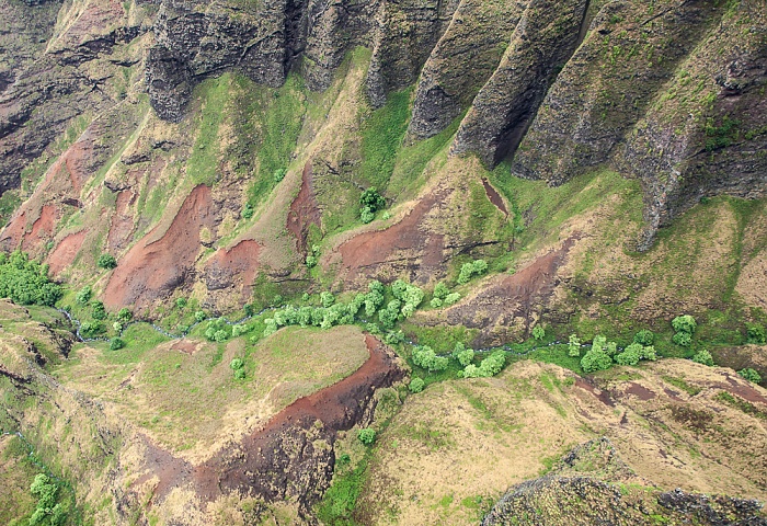 Kauai Blick aus dem Hubschrauber: Na Pali Coast mit dem Honopu Valley Luftbild aerial photo