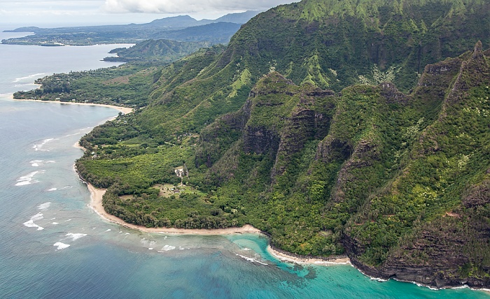 Kauai Blick aus dem Hubschrauber: Pazifik, Ha'ena State Park mit dem Ke'e Beach Ha'ena Beach County Park Hanalei Bay Maniniholo Bay Luftbild aerial photo