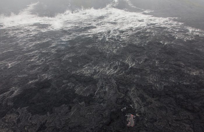 Big Island Blick aus dem Hubschrauber: Kilauea-Lavafelder, Dampfwolken Luftbild aerial photo