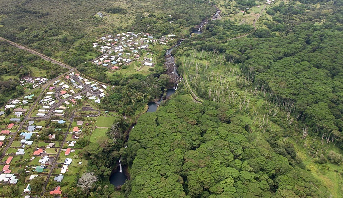 Big Island Blick aus dem Hubschrauber: Wailuku River Luftbild aerial photo