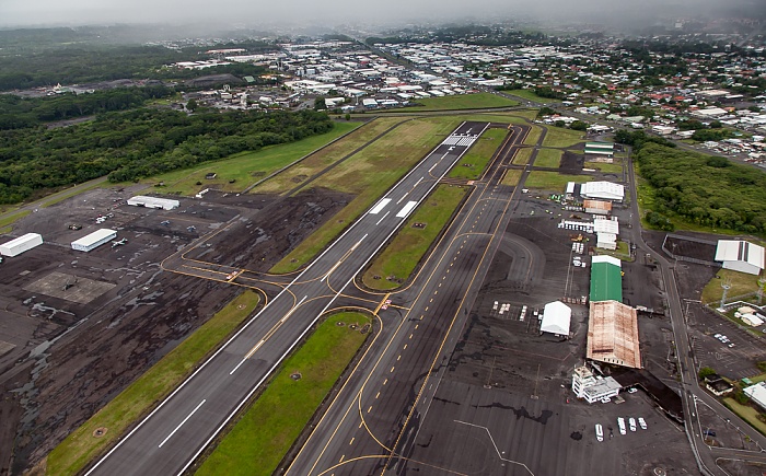 Blick aus dem Hubschrauber: Hilo International Airport Big Island