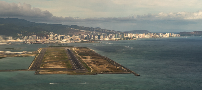 Honolulu Daniel K. Inouye International Airport Luftbild aerial photo