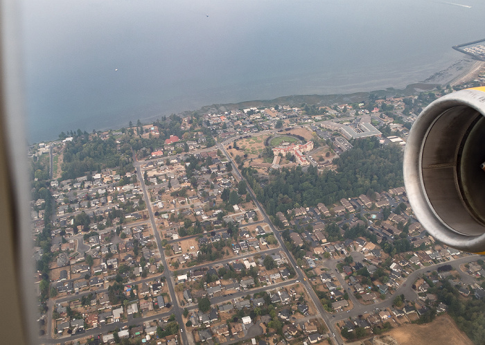 Washington King County: Des Moines 2017-09-16 Flug ICE684 Seattle/Tacoma (KSEA) - Keflavík (KEF/BIKF) East Passage Masonic Home of Washington Luftbild aerial photo