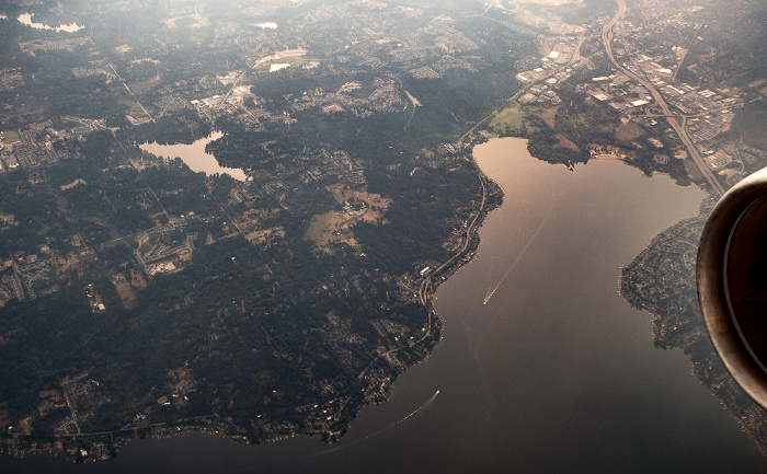 Washington King County: Lake Sammamish, Sammamish,  2017-09-16 Flug ICE684 Seattle/Tacoma (KSEA) - Keflavík (KEF/BIKF) Beaver Lake Interstate I-90 (American Veterans Memorial Highway) Issaquah Pine Lake Luftbild aerial photo