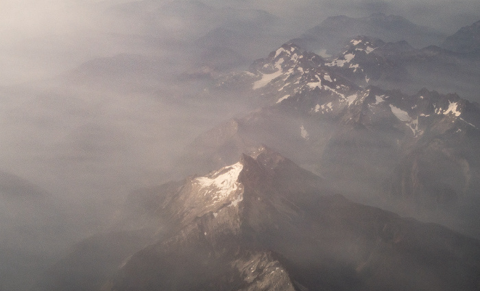 Washington Cascade Range (Kaskadenkette) mit der Glacier Peak Wilderness 2017-09-16 Flug ICE684 Seattle/Tacoma (KSEA) - Keflavík (KEF/BIKF) Luftbild aerial photo