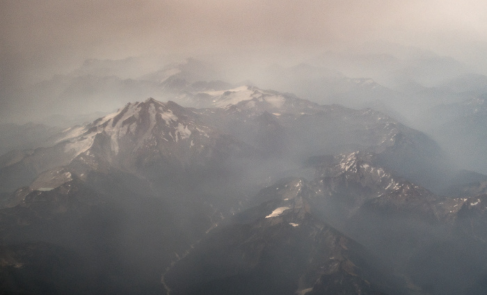 Washington Cascade Range (Kaskadenkette) mit der Glacier Peak Wilderness 2017-09-16 Flug ICE684 Seattle/Tacoma (KSEA) - Keflavík (KEF/BIKF) Luftbild aerial photo