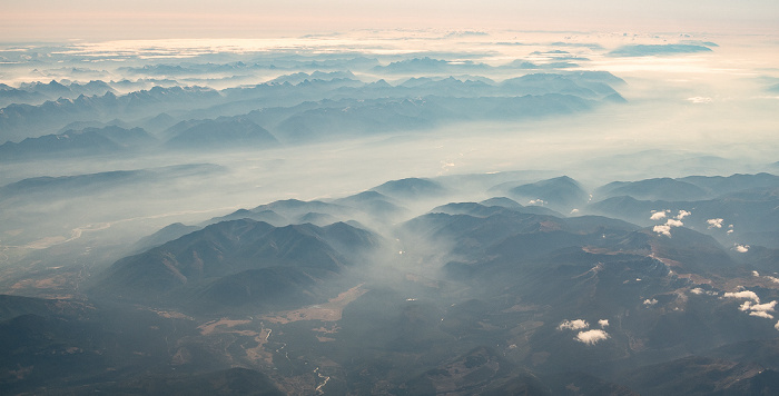 V.u.: Columbia Mountains mit Purcell Mountains, Kootenay River, Rocky Mountains British Columbia