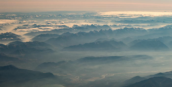 British Columbia Kootenay River, Rocky Mountains 2017-09-16 Flug ICE684 Seattle/Tacoma (KSEA) - Keflavík (KEF/BIKF) Luftbild aerial photo