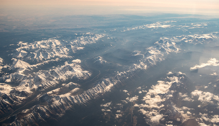 Alberta Rocky Mountains 2017-09-16 Flug ICE684 Seattle/Tacoma (KSEA) - Keflavík (KEF/BIKF) Storm Creek Luftbild aerial photo