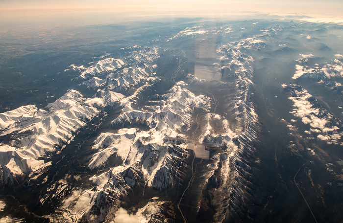 Alberta Rocky Mountains 2017-09-16 Flug ICE684 Seattle/Tacoma (KSEA) - Keflavík (KEF/BIKF) Storm Creek Luftbild aerial photo