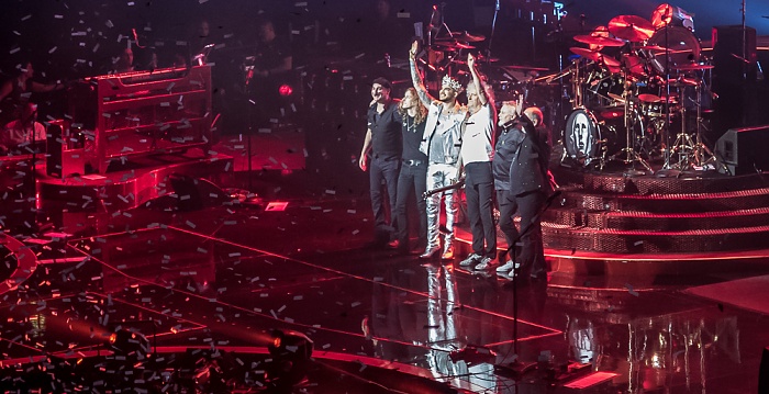 Olympiahalle: Queen + Adam Lambert München Tyler Warren, Neil Fairclough, Adam Lambert, Brian May, Roger Taylor, Spike Edney