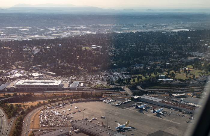 Seattle-Tacoma International Airport, Airport Expressway SeaTac