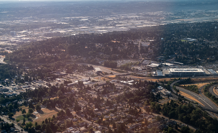 Washington State Route 518, SeaTac Rental Car Facility 2017-08-27 Flug DAL1195 Seattle/Tacoma (KSEA) - Daniel K Inouye Intl (PHNL) Luftbild aerial photo