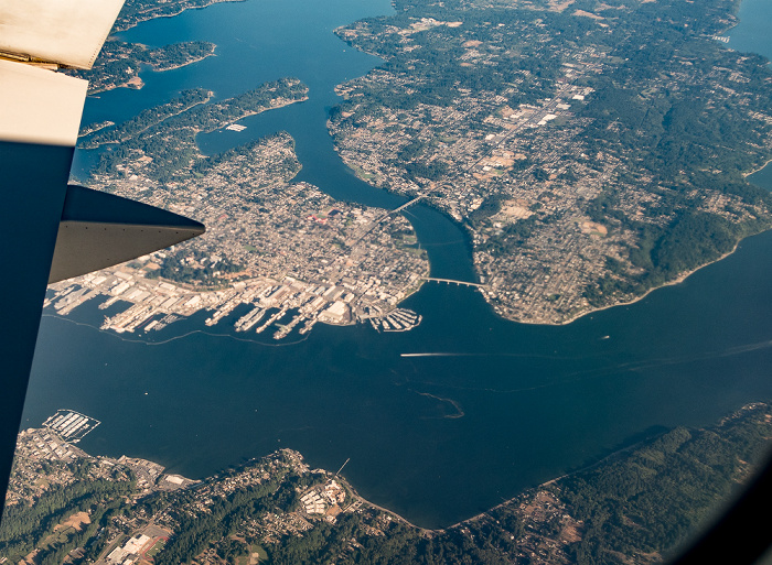 Kitsap County: Kitsap Peninsula mit Bremerton, Sinclair Inlet (links unten), Port Orchard (rechts unten) Washington