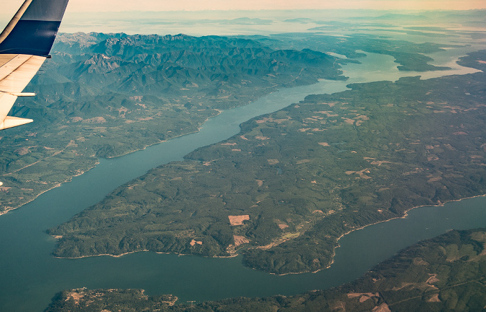V.u. Olympic Peninsula, Inner Hood Canal, Kitsap Peninsula, Hood Canal, Olympic Peninsula mit den Olympic Mountains Washington