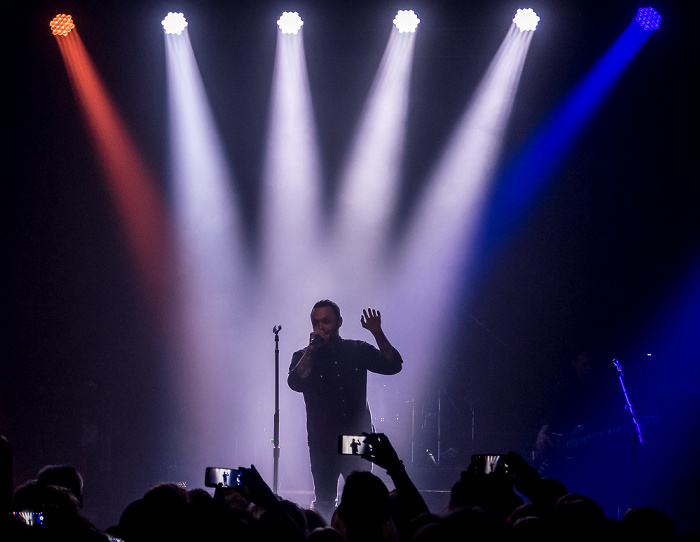 Neue Theaterfabrik: Blue October München