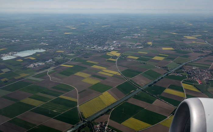 Bayern - Landkreis Erding: Staatsstraße 2580 (Flughafentangente Ost) und Mittlere-Isar-Kanal 2018-04-27 Flug ELY354 München Franz Josef Strauß (MUC/EDDM) - Ben Gurion (TLV/LLBG) Kronthaler Weiher Niederding Luftbild aerial photo