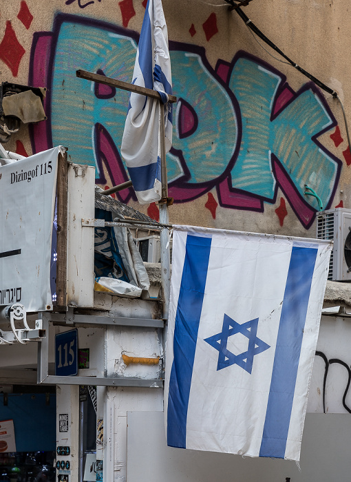 Tel Aviv Dizengoff Street: Israelische Flagge