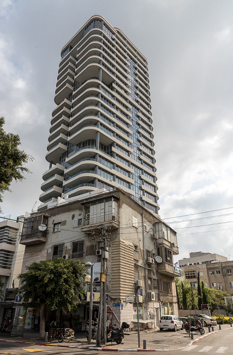 Tel Aviv Dizengoff Street Frishman Tower