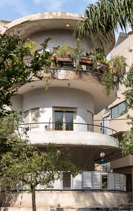 Tel Aviv Bograshov Street / Tchernikhovski Street