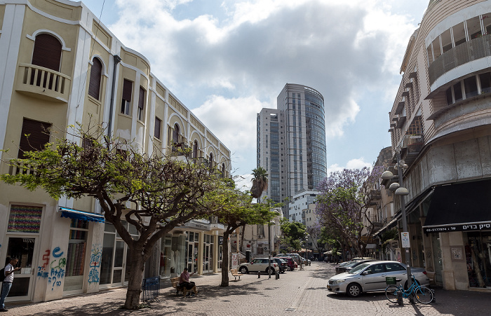 Nahalat Binyamin: Nahalat Itzhak Street Tel Aviv