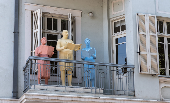 Tel Aviv Rothschild Boulevard (Sderot Rotshild) (Weiße Stadt, Bauhausarchitektur): Balcony Singers Sculpture