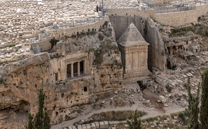 Kidrontal: Jüdischer Friedhof, Grab der Bnei Hesir (links), Grab des Zacharias Jerusalem